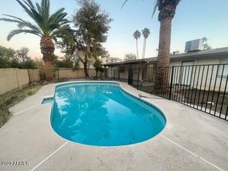 2918 W Glendale Avenue, Phoenix, AZ 85051