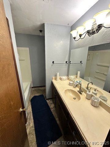 311 Gawf Road, Muskogee, OK 74403