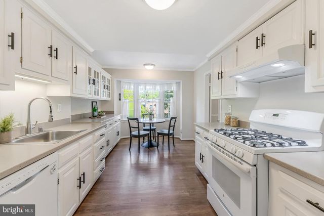 3195 STONEHURST DR, Fairfax, VA 22031