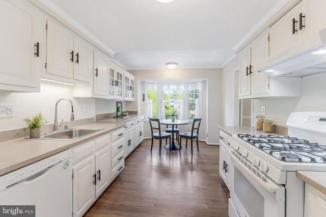 3195 STONEHURST DR, Fairfax, VA 22031