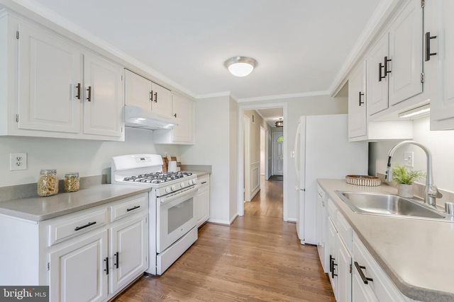 3195 STONEHURST DR, Fairfax, VA 22031