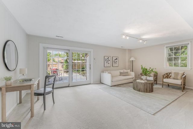 3195 STONEHURST DR, Fairfax, VA 22031
