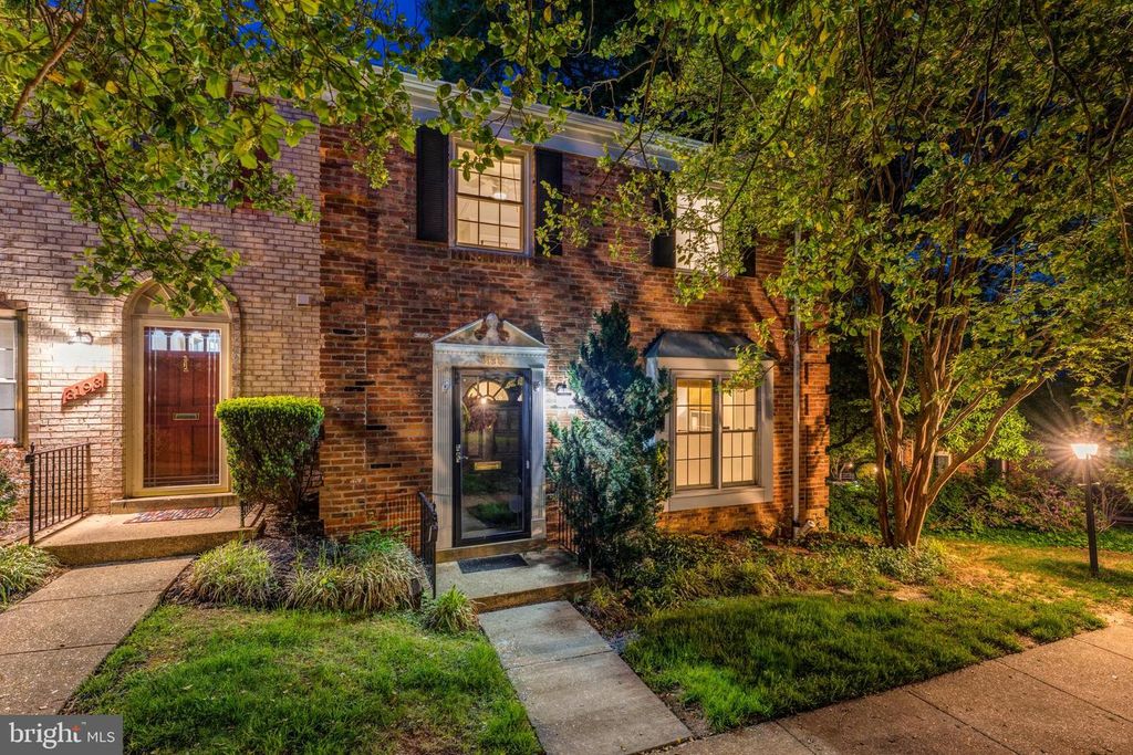 3195 STONEHURST DR, Fairfax, VA 22031