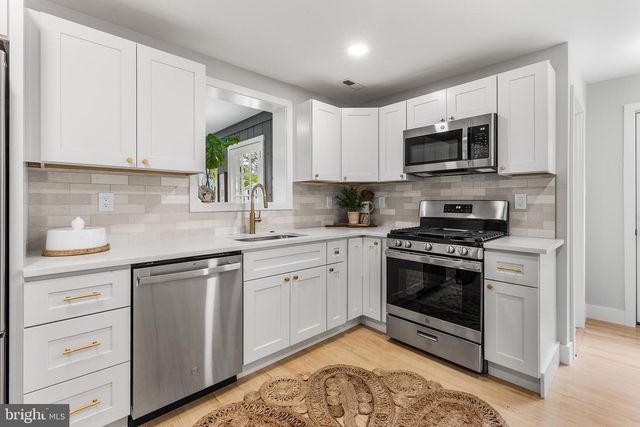 608 HUTCHINSON TER, Holmes, PA 19043