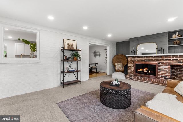 608 HUTCHINSON TER, Holmes, PA 19043