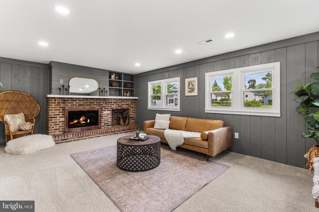 608 HUTCHINSON TER, Holmes, PA 19043