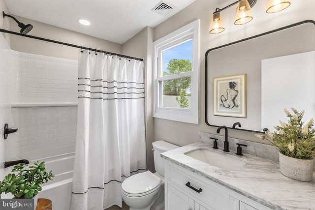 608 HUTCHINSON TER, Holmes, PA 19043