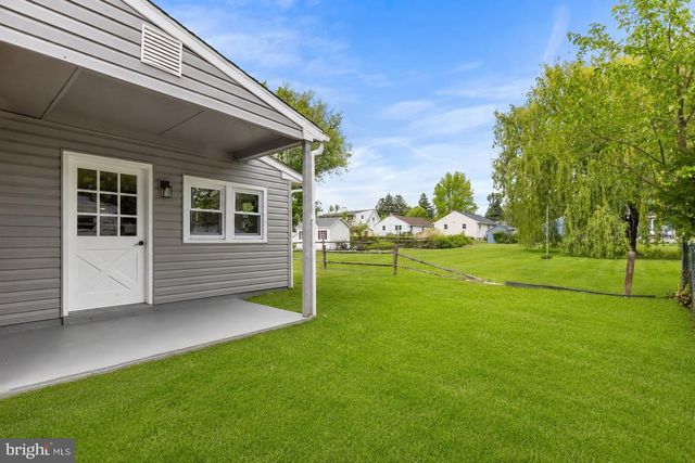 608 HUTCHINSON TER, Holmes, PA 19043