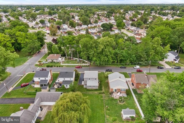608 HUTCHINSON TER, Holmes, PA 19043