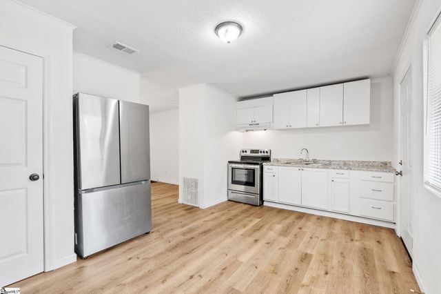 1919 El Camino Real Road, Spartanburg, SC 29301