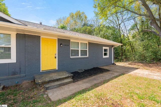 1919 El Camino Real Road, Spartanburg, SC 29301