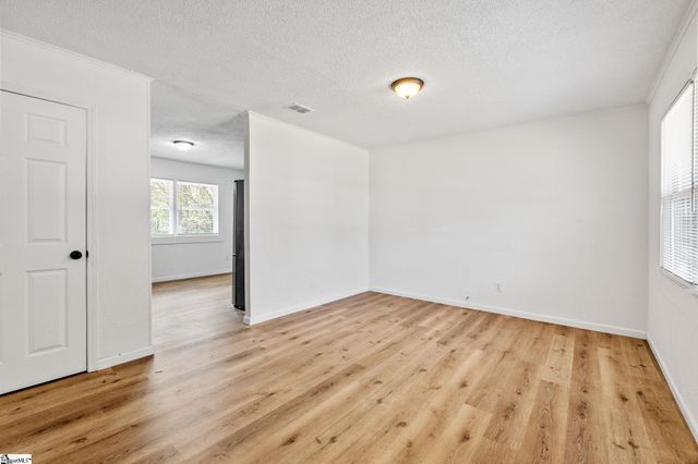 1919 El Camino Real Road, Spartanburg, SC 29301