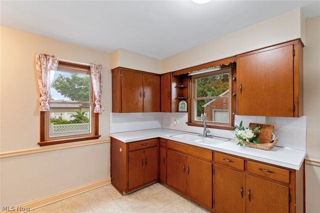 4630 Cleveland Avenue S, Canton, OH 44707