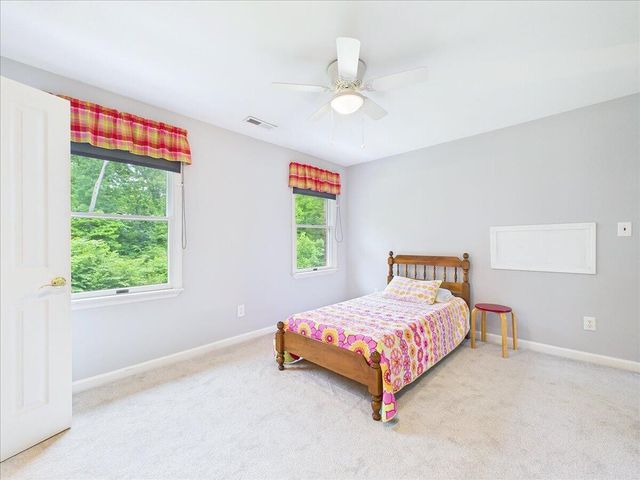 2832 Kensington Street, Athens, TN 37303
