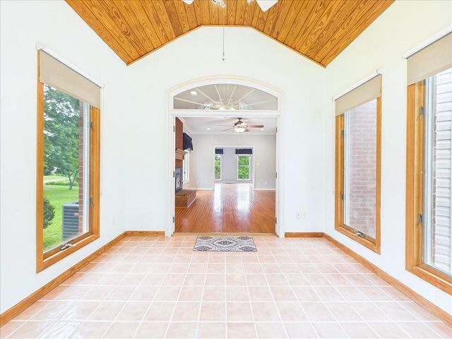 2832 Kensington Street, Athens, TN 37303