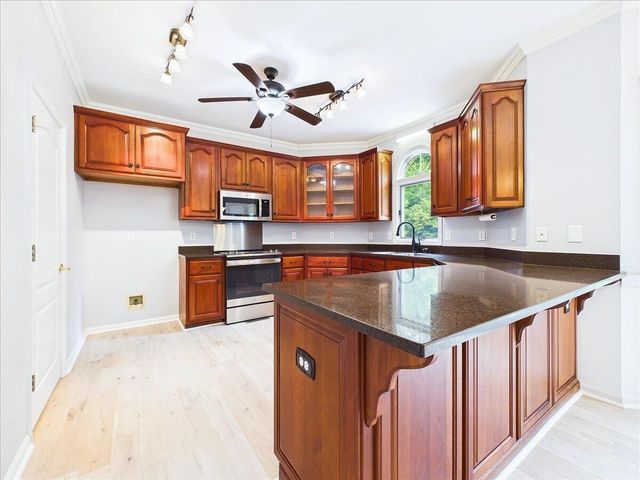 2832 Kensington Street, Athens, TN 37303