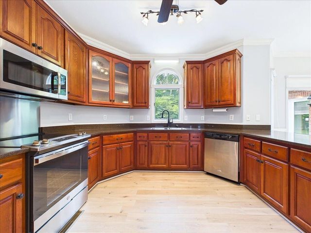 2832 Kensington Street, Athens, TN 37303
