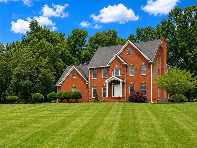 2832 Kensington Street, Athens, TN 37303