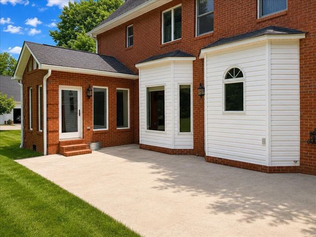 2832 Kensington Street, Athens, TN 37303