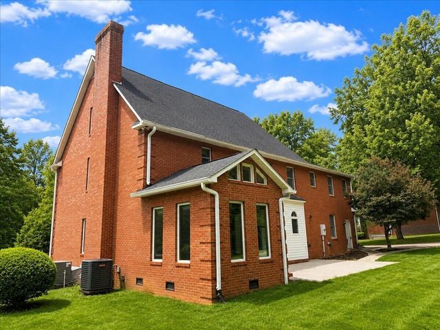 2832 Kensington Street, Athens, TN 37303