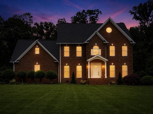 2832 Kensington Street, Athens, TN 37303