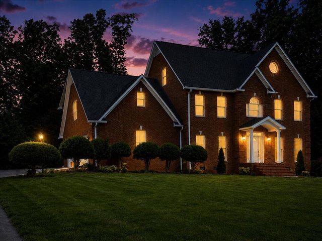 2832 Kensington Street, Athens, TN 37303