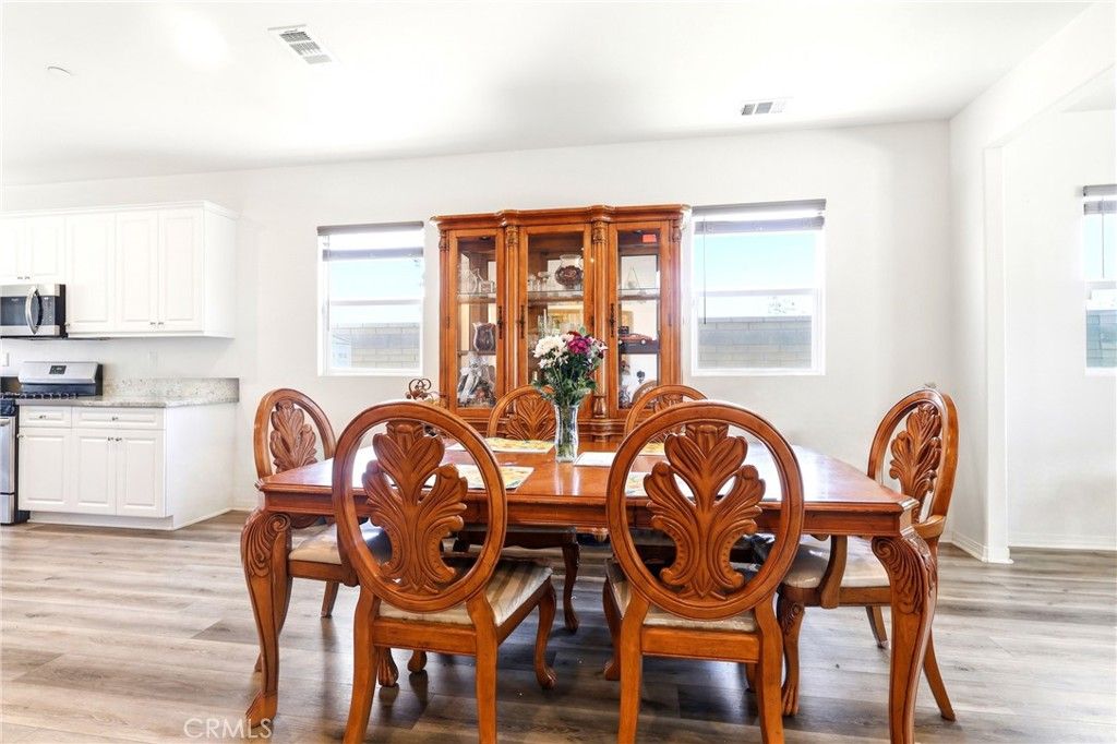 Image 8 of property listing at 4903 Vanderham, Eastvale, CA 91752