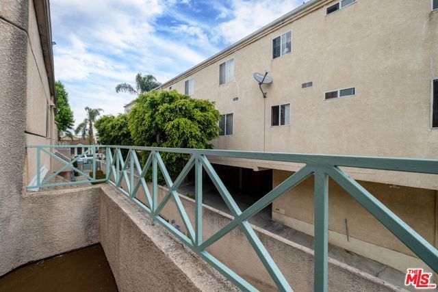 610 VENICE Way 203, Inglewood, CA 90302