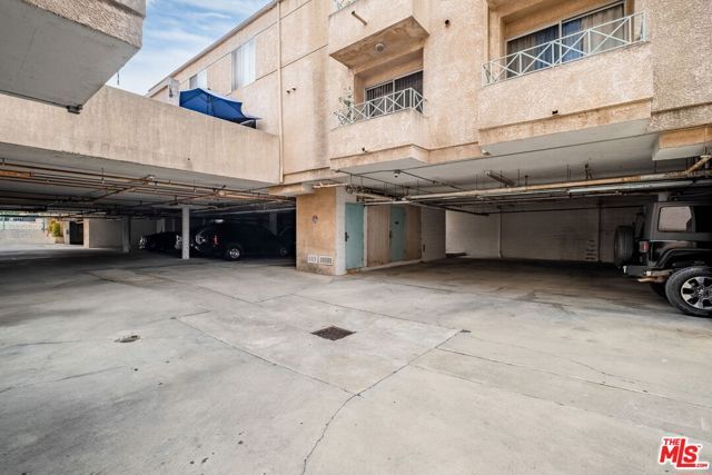 610 VENICE Way 203, Inglewood, CA 90302