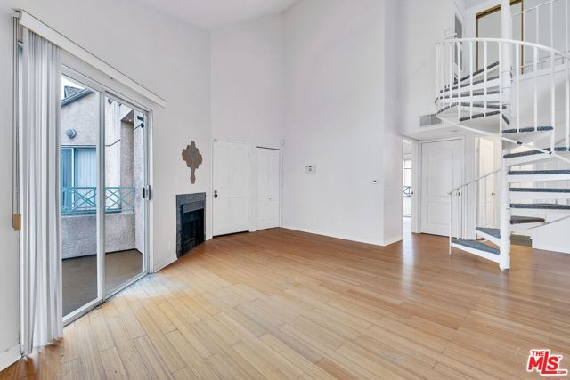 610 VENICE Way 203, Inglewood, CA 90302