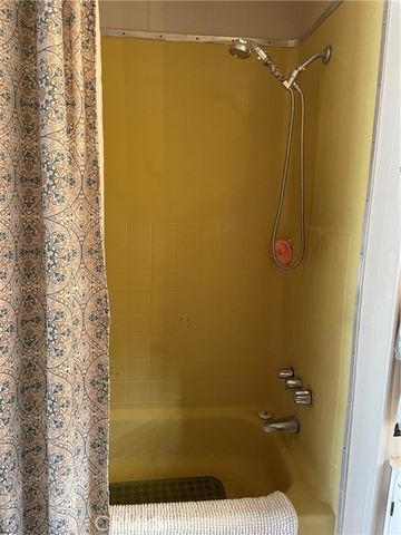 575 S Lyon Avenue 142, Hemet, CA 92543