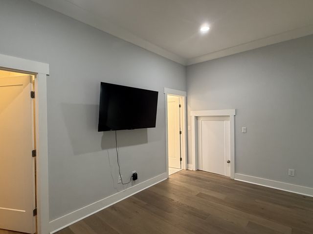 38 N Hill St, Nashville, TN 37210