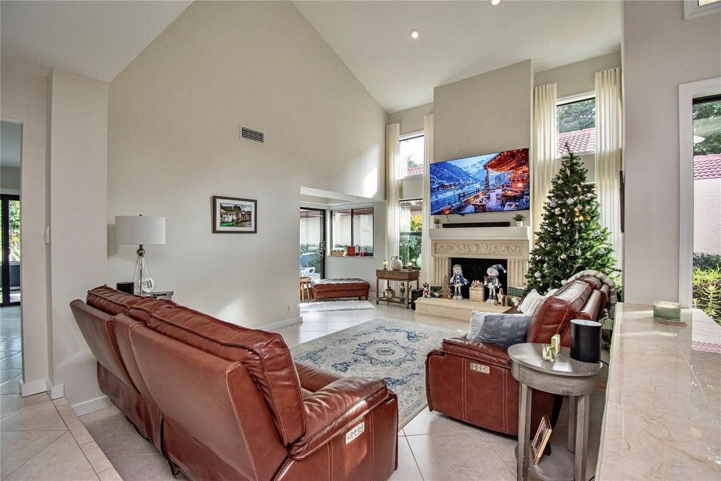 Image 11 of property listing at 21694 Town Place Drive, Boca Raton, FL 33433