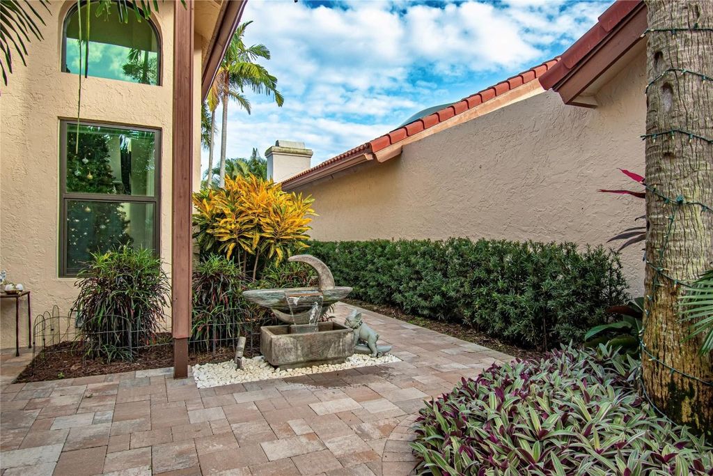 Image 4 of property listing at 21694 Town Place Drive, Boca Raton, FL 33433