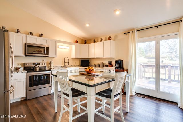 7312 Clarendon Rd, Powell, TN 37849