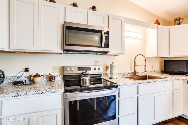 7312 Clarendon Rd, Powell, TN 37849