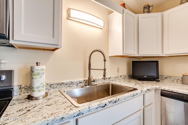 7312 Clarendon Rd, Powell, TN 37849