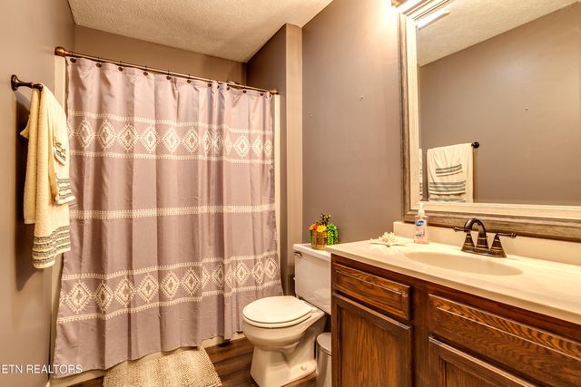 7312 Clarendon Rd, Powell, TN 37849