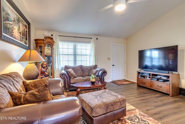 7312 Clarendon Rd, Powell, TN 37849