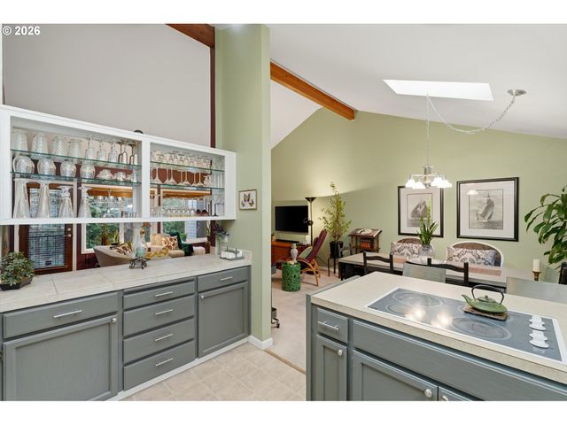 12134 Se 104TH Ct, Happy Valley, OR 97086