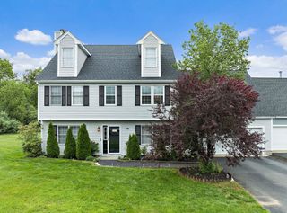 158 Clear Pond Dr 158, Walpole, MA 02081