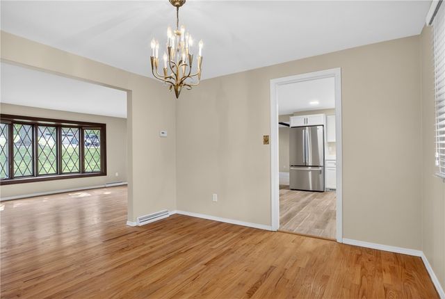 219 Main Entrance Dr, Mt Lebanon, PA 15228
