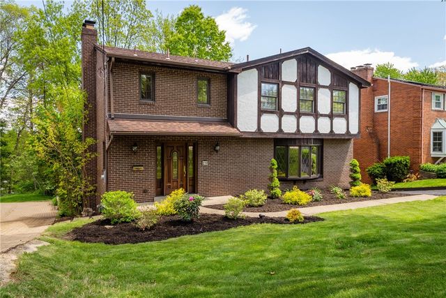 219 Main Entrance Dr, Mt Lebanon, PA 15228