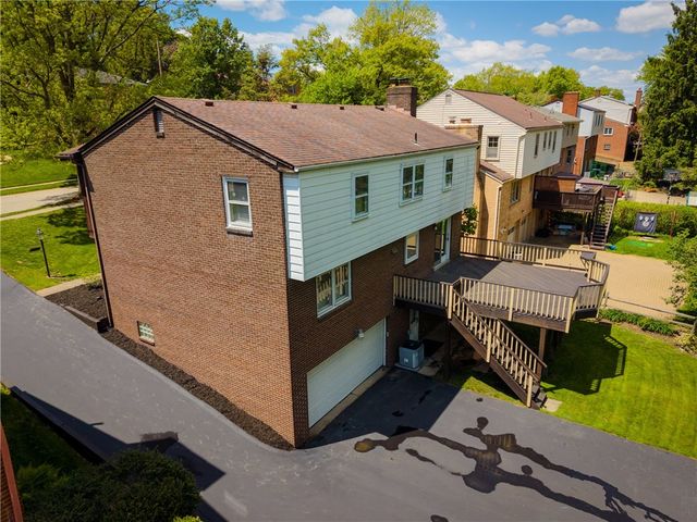219 Main Entrance Dr, Mt Lebanon, PA 15228