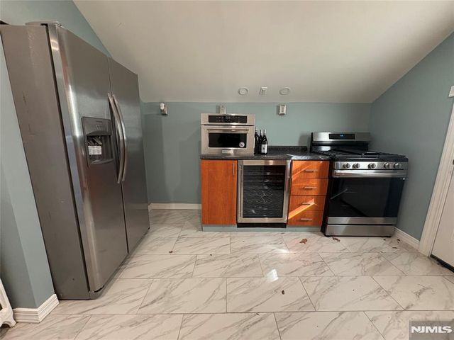 282 Harding Avenue 2nd floor, Teaneck, NJ 07666