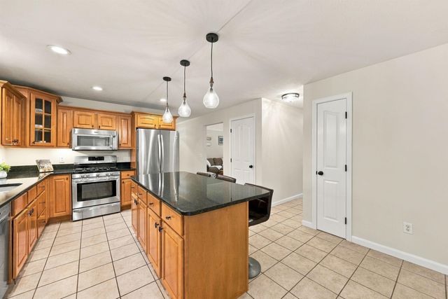 3 Fox Meadow Drive, Bow, NH 03304