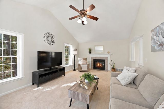 3 Fox Meadow Drive, Bow, NH 03304