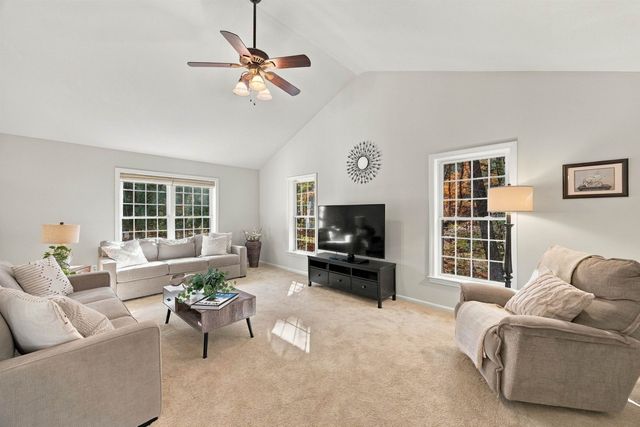3 Fox Meadow Drive, Bow, NH 03304