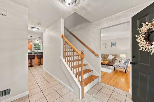 3 Fox Meadow Drive, Bow, NH 03304