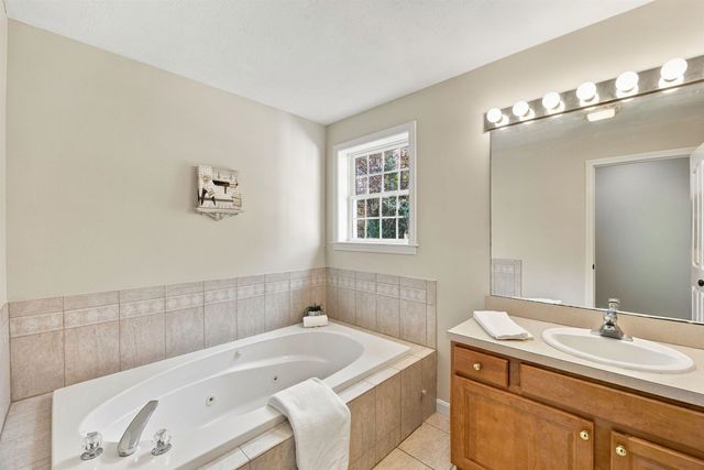 3 Fox Meadow Drive, Bow, NH 03304